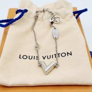 Louis Vuitton Essential V Bracelet Silver tone